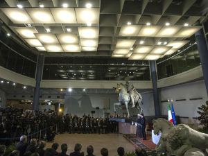 Покривене наге статуе у Риму због иранског председника