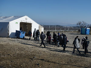 Македонија поново затворила границу за избеглице