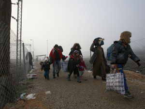 Македонија поново отворила границу за избеглице