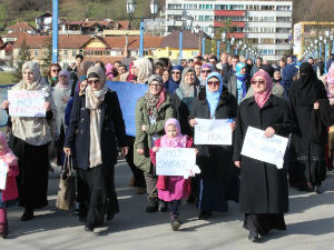 Протести у БиХ због забране хиџаба у јавним установама
