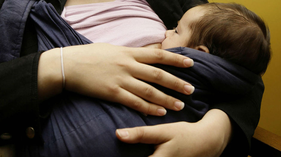 Посланицама у Аустралији дозвољено да доје бебе на заседањима