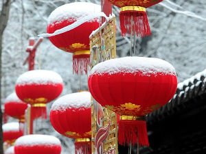 Снег хиљадама Кинеза не дозвољава да стигну на Нову годину!