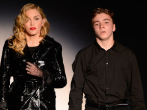 Мадона сину: Недостајеш ми!