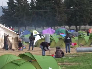 Грци проширују камп у Идоменију