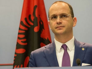 Бушати: Албанија неће подизати зидове 