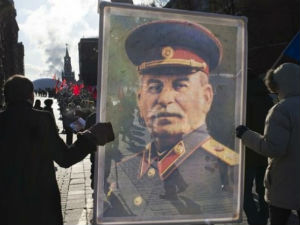 Више од половине Руса сматра да је Стаљин био "мудар вођа"