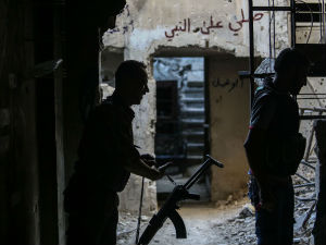 Упориште џихадиста у Сирији напустило 13.000 цивила