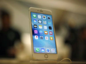 „Епл“ у Русији под истрагом због намештања цена „ајфона“