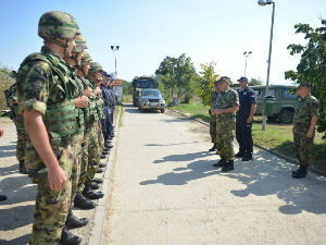 Диковић: Тимски рад војске и полиције на обезбеђењу границе