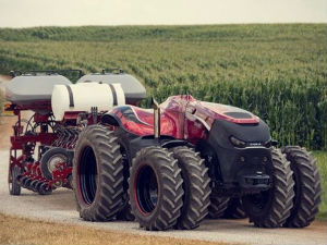 Не, ово није нови „бетмобил“, већ трактор!