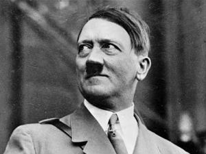 Прву биографију о Адолфу Хитлеру написао је управо он