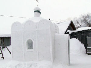 Направио читаву цркву од снега!