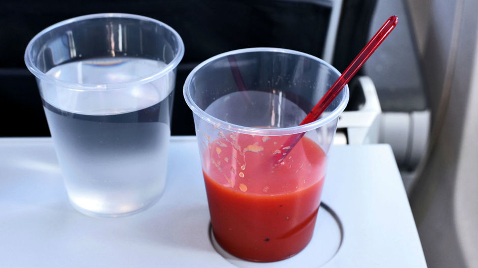 Сок од парадајза укуснији у авиону?