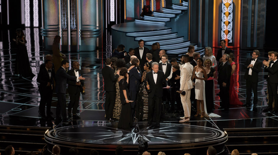 „Месечина“ најбољи филм, Шазел најмлађи освајач Оскара за режију у историји Академије!