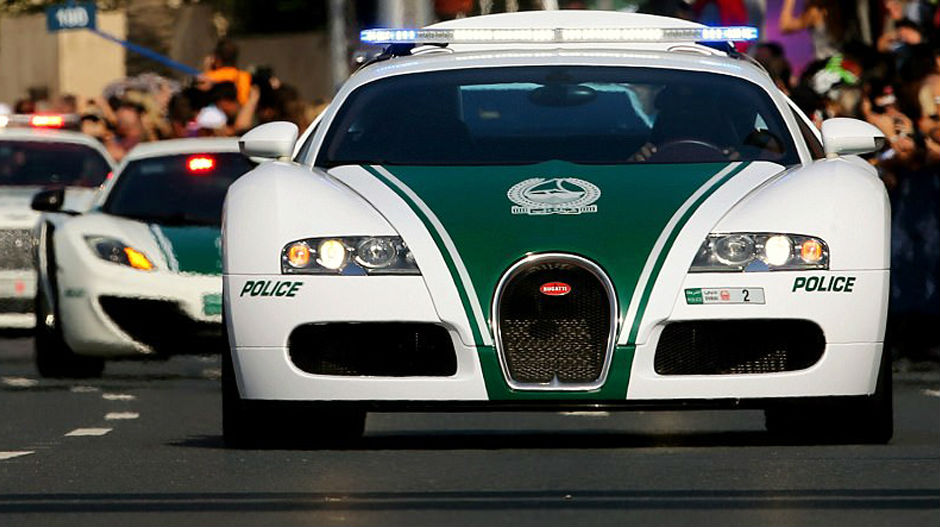 Ово је и званично најбржи полицијски ауто на планети!