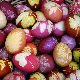 Прави избор за ускршња јаја ипак природне боје – луковина, цвекла, спанаћ