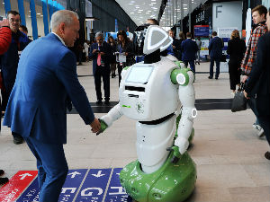 Роботи разговарали са посетиоцима СПИЕФ-а