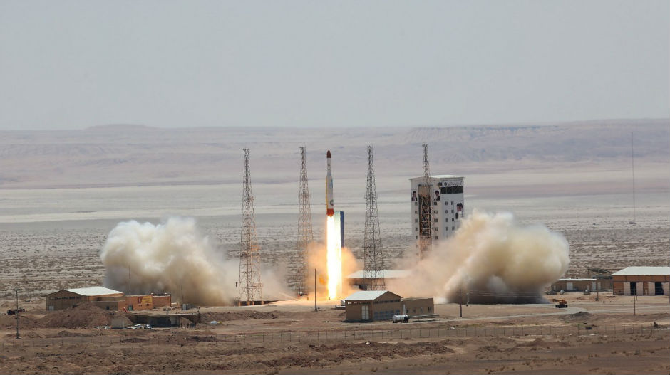 Иран успешно тестирао лансер сателита „симорг“
