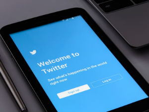 „Твитер“ укинуо 70 милиона лажних налога!