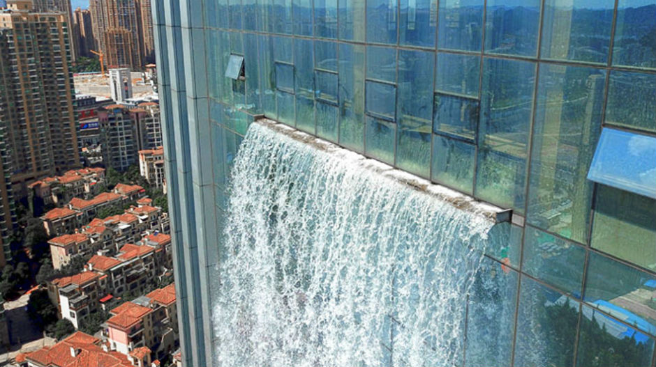 Napravili 106 metara visok vodopad na neboderu