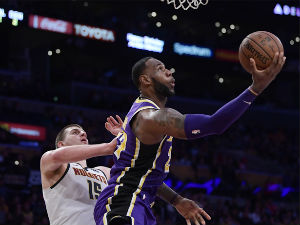 НБА топ 10: Хејворд утишао Сакраменто, "Краљ" прескочио "летеће височанство"