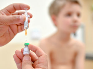 Немачка жели да кажњава родитеље невакцинисане деце са 2.500 евра