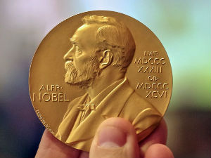 Нобелова награда за физику додељена за откриће прве егзопланете