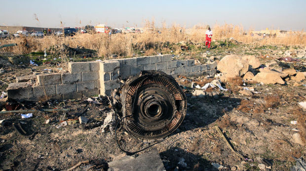 Украјинска амбасада повукла саопштење – "комисија утврђује узрок пада авиона"