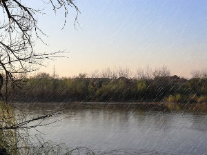 РХМЗ упозорава на нагли пораст водостаја на бујичним водотоцима осам река