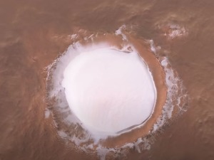 Извор воде за људе на Марсу – фасцинантан поглед на Корољовљев кратер