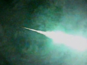 Метеор осветлио небо изнад Токија, а затим експлодирао силином од 165 тона ТНТ-а