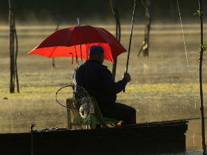 Још један идеалан летњи дан, кишобран може да послужи уместо сунцобрана