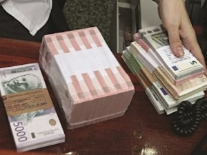 Dve milijarde bespovratne pomoći privredi – kome je novac namenjen