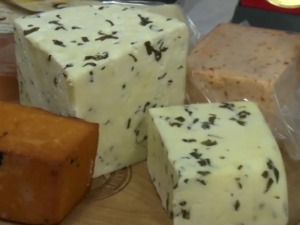 Žilići su krenuli sa jednom kravom, a sada prave sireve raznih ukusa i lepo zarađuju