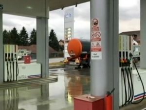 Gorivo sve skuplje, vozači poručuju da jedino država može da smanji pritisak na novčanike