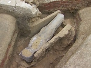 Древне гробнице откривене у париској катедрали Нотр Дам током рестаурације