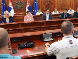 Premijerka Brnabić se sastala sa predstavnicima sindikata &#34;Fijata&#34;, radnici očekuju &#34;krupni pomak&#34;