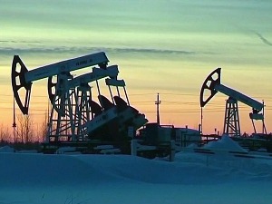 Svetsko naftno tržište ponovo uzburkano, u Evropi najavljuju nestašice, u Srbiji za sada stabilno