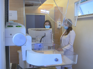На мамографу испред РТС-а више од 2.000 прегледа, 130 жена упућено на додатну дијагностику