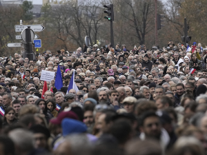 Велики протест против антисемитизма у Паризу, скупови широм Француске