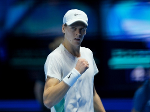 Синер први пут у каријери победио Ђоковића 