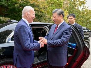 Бајден: И даље верујем да је Си диктатор; Пекинг: Увек има људи са скривеним мотивима