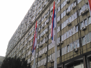 Министарство правде: Забрана уласка Србима на КиМ у сопствени дом чин етничког чишћења