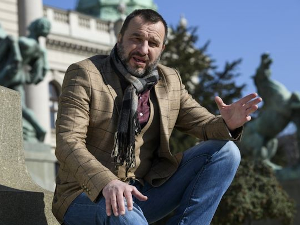 Глумац Ненад Јездић добитник Награде „Раша Плаовић“ за сезону 2022/2023