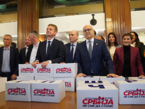 СНС прва предала изборне листе; Тадић: СДС прихвата да буде на листи "Србија против насиља"