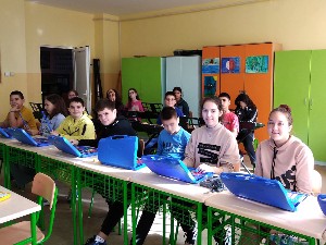 Организација Лајфлајн Чикаго помаже школу "Сава Максимовић"