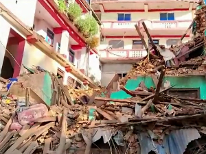 Снажан земљотрес погодио Непал, најмање 157 мртвих 