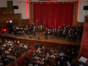 Публика у Коларцу уживала у Вивалдију и Фореу у џез руху захваљујући Биг бенду РТС
