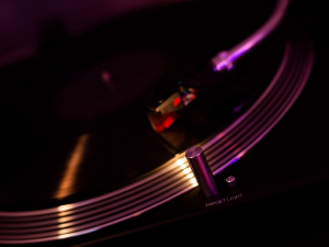 Игла на винилу - Kju Sakamoto