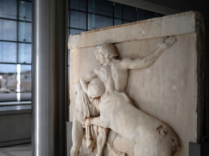 Шлемови, статуе, оклопи... Њујорк враћа Атини артефакте вредне скоро четири милиона долара